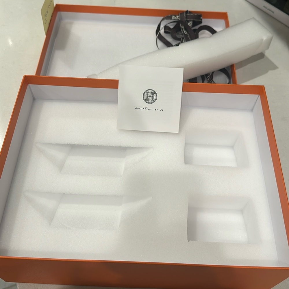Hermes box